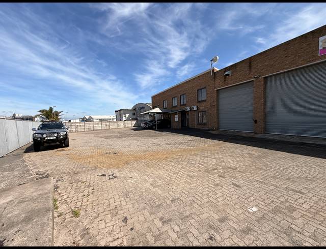 660M² WAREHOUSE TO LET IN PAROW INDUSTRIAL